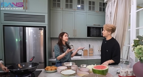 Jackson Wang Masak Takjil Bareng Nagita Slavina! Intip Momen Kocak dan Hangatnya