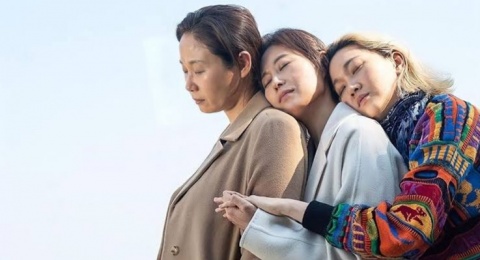 Ulasan Film Three Sisters, Tontonan Menyentuh Hati Mengaduk Emosi