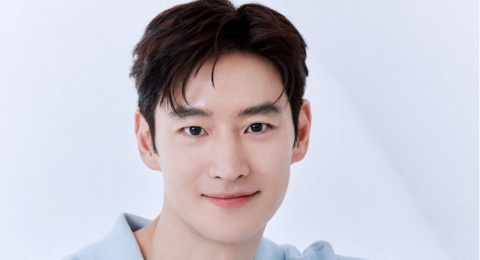 Bingung Cari Outfit Hangout? 4 Style Lee Je Hoon Ini Bisa Jadi Inspirasi!