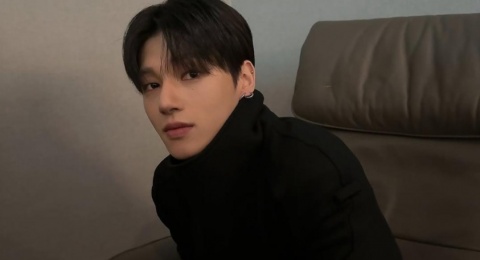 4 OOTD Minimalis ala Wooyoung ATEEZ yang Tetap Modis untuk Disontek!