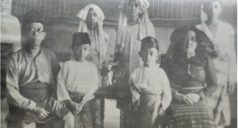 Ki Hajar Dewantara: Dari Darah Ningrat hingga Perintis Pendidikan Rakyat