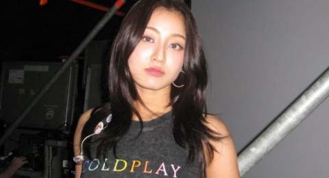 Nyaman dan Catchy! Ini 4 Ide Look OOTD Buat Traveling ala Jihyo TWICE