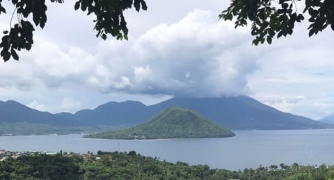 Danau Laguna, Dikelilingi Perbukitan yang Semakin Membuatnya Tampak Menawan