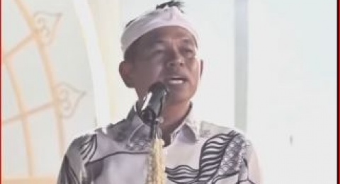Jerat Wisuda dan Suara yang Tersesat