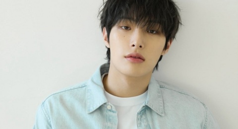 Anti Boring! Intip 4 Padu Padan Gaya Kasual ala Mingi ATEEZ yang Effortless