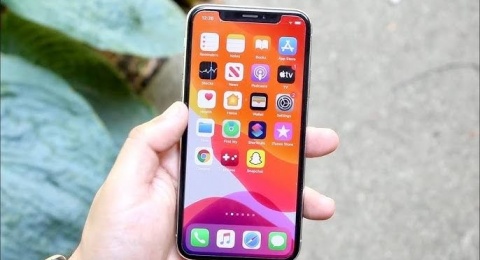 iPhone dan Status Sosial: Ketika Citra Diri Kalahkan Stabilitas Finansial