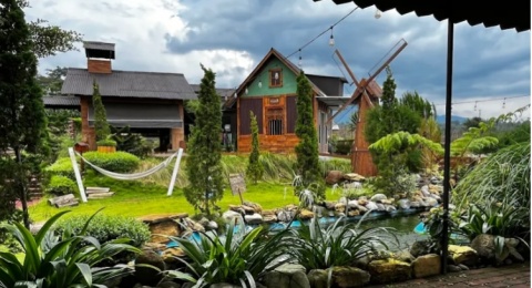 Sweetheart Cafe, Rekomendasi Kafe Estetik ala Rustic Market di Malang