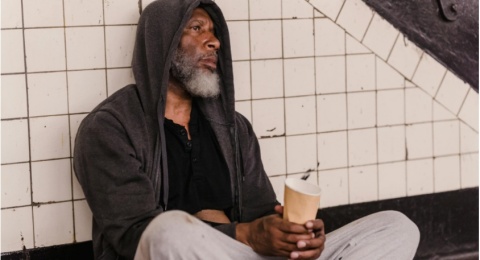 Memberi Uang kepada Pengemis: Wujud Kepedulian atau Memelihara Kemalasan?