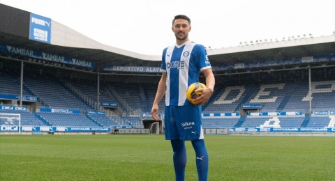 Bek Andalan Alavs Kena Imbas! Skandal Pemalsuan Dokumen Timnas Malaysia Gegerkan Liga Spanyol!