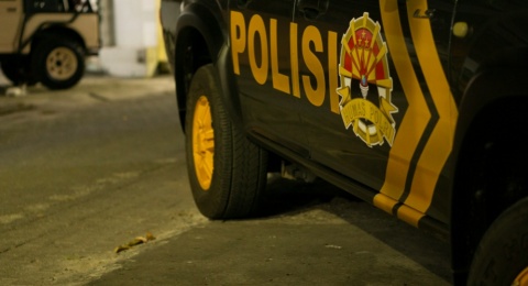 Polisi Nangis Histeris di Ternate Bikin Kita Mikir Ulang soal Kesehatan Mental Seragam Coklat