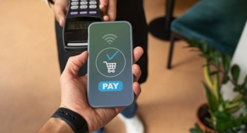 iPhone di Tangan, Cicilan di Pundak: Kenapa Gen Z Rela Ngutang Demi Gaya?