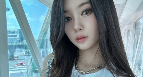 4 Ide OOTD Minimalis ala Kim Dayeon Kep1er, Bisa Disontek untuk Daily Look!