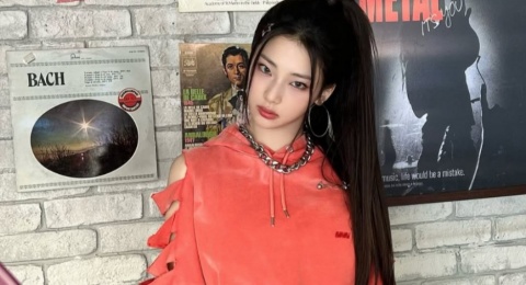 Cozy Vibes! Ini 4 Outfit Harian Ruka BABYMONSTER yang Effortless dan Modis