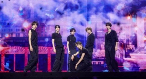 Ada SEVENTEEN hingga Park Bogum, TWS Sedot 16 Ribu Fans di Konser Perdana