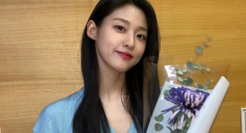 4 Ide OOTD Stylish ala Kim Seol Hyun, Fashionable dan Nyaman Buat Hangout!