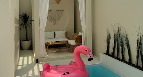 Mahasiswa Ilmu Komunikasi Amikom Promosikan Mahika Villas Sleman