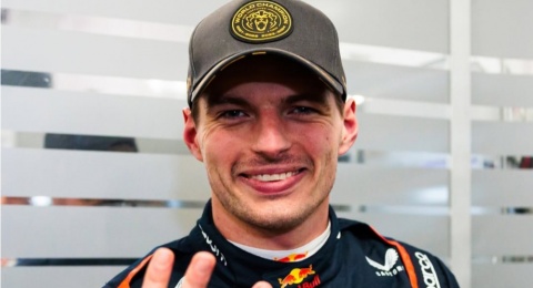 Dipepet Mercedes, Benarkah Max Verstappen Sudah Siap Tinggalkan Red Bull?