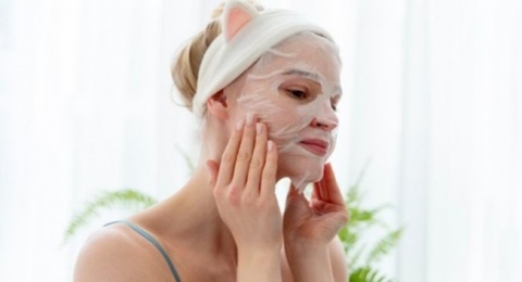4 Sheet Mask Anti Aging Bikin Kulit Awet Muda Harga Pelajar, Rp15 Ribu!