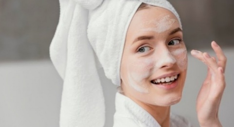 4 Cleanser Kandungan Tranexamic Acid, Ampuh Bikin Kulit Cerah Tanpa Ketarik