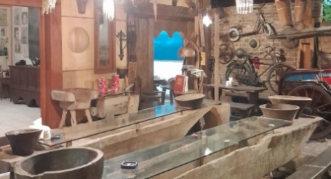 Studio Rosid: Menyusuri Jejak Ingatan dalam Sunyi yang Terawat