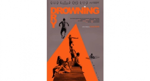 Review Film Drowning Dry: Tentang Menyelami Luka dan Mengulang Ingatan