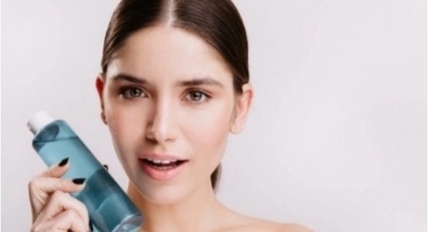 4 Essence Toner Efektif Mencerahkan Wajah, Aman untuk Bumil dan Busui