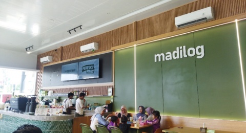 Ngopi Asyik di Madilog JBC, Tempat Hits Baru Favorit Warga Jambi