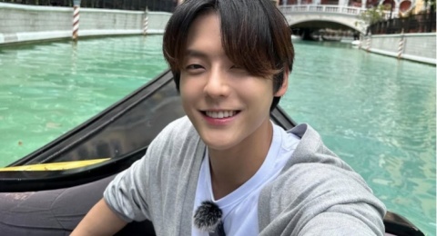 4 Ide Mix and Match OOTD Soft Pria ala Huta BTOB yang Stylish Banget!