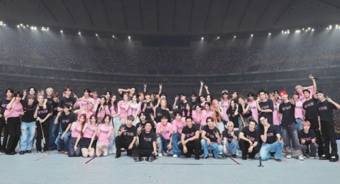 Gebrak Panggung Tokyo Dome, SMTOWN Live 2025 Sukses Tarik 1,1 Juta Penonton