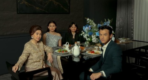 Ada Harga Mahal di Balik Citra Keluarga yang Tampak Harmonis di Luar
