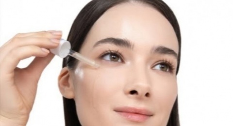 4 Hydrating Serum Lokal Ampuh Berikan Kelembapan Ekstra pada kulit Kering!