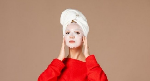 4 Sheet Mask Berbahan Peptide, Rahasia Kulit Kencang dan Bebas Garis Halus!