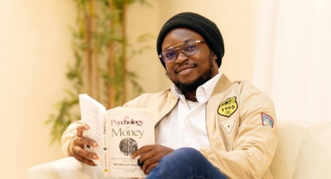 Memaknai Literasi Finansial: Membaca untuk Melawan Pinjol dan Judol