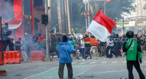 Gelombang Aksi Kian Memanas, Bayang-Bayang Tragedi 1998 Kembali Terngiang