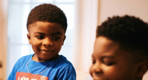 Fenomena Parentification: Saat Anak Pertama Jadi Orang Tua Kedua