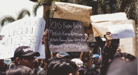 Antara Amarah dan Harapan: Bagaimana DPR Seharusnya Merespons Demonstrasi?
