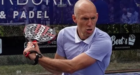 Dulu Gocek Bek Lawan, Sekarang Arjen Robben Beraksi di Lapangan Padel