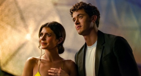 Sisipkan Nuansa Liburan, Preview Film People We Meet on Vacation Dirilis