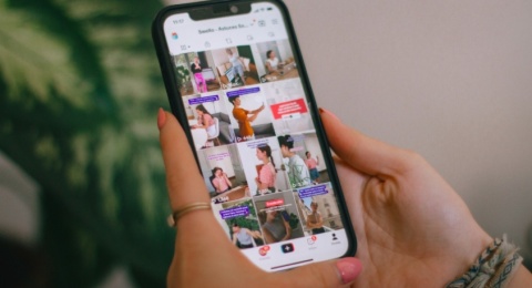 Standar Hidup Ala TikTok: Keren di Luar, Capek di Dalam?