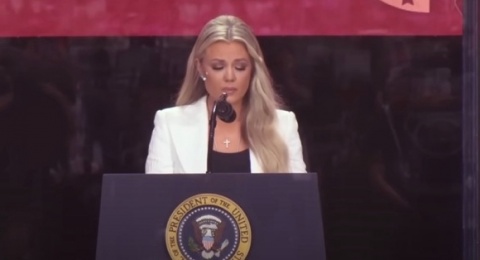 Di Tengah Duka, Erika Kirk Tunjukkan Keteguhan Memaafkan Pembunuh Suaminya