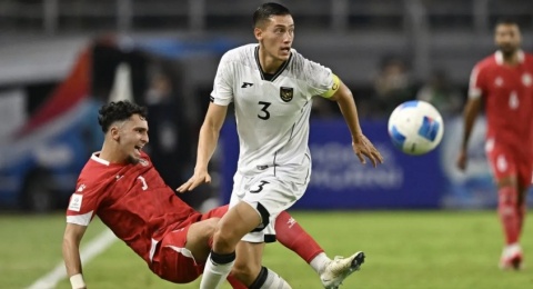 Mainkan Skema Dua Bek, Siapakah yang Layak Jadi Tandem Jay Idzes di Timnas Indonesia?