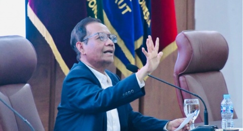 Cucu Mahfud MD Jadi Korban Keracunan MBG, Soroti Perbaikan Tata Kelola