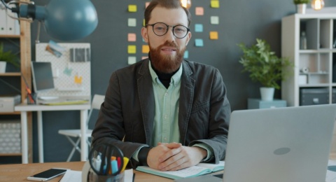 Generasi Z dan Karier Tanpa Tali: Kenapa Job-Hopping Jadi Strategi?