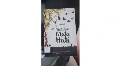 Matahari Mata Hati: Mimpi yang Tumbuh dari Pesantren dan Persahabatan