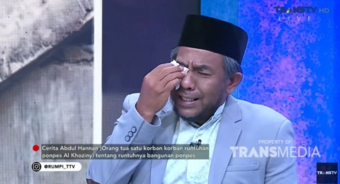 Cerita Abdul Hannan: Doa dan Air Mata di Reruntuhan Pondok Pesantren Al Khoziny
