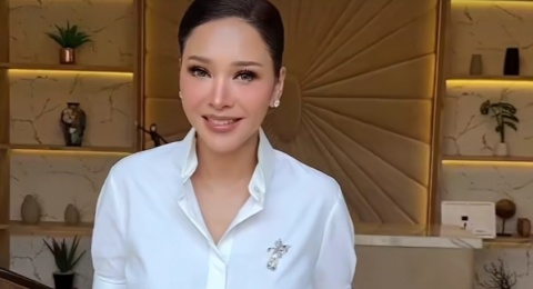 Bunda Maia Beri Pesan Hidup pada Marshanda dan Maria Theodore: Pengalaman?