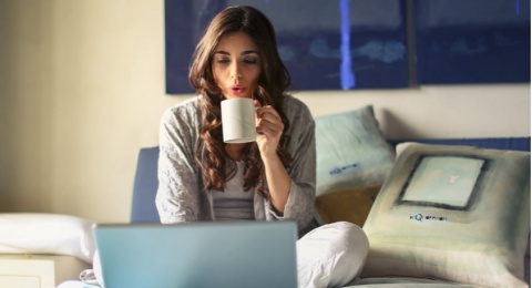 Kesejahteraan atau Keterasingan? Gen Z dan Paradoks di Tengah Badai Digital