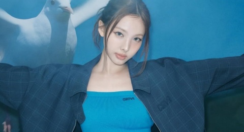 No More Basic! Ini 4 Look OOTD Nayeon TWICE Bikin Tank Top Jadi Modis Abis