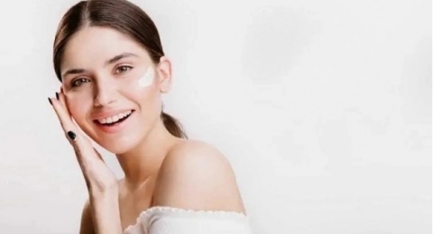 4 Day Cream Niacinamide Harga Murah Rp30 Ribu, Bikin Cerah Bebas Dark Spot