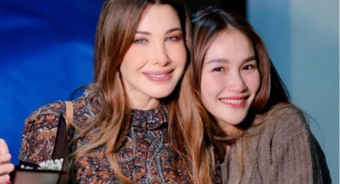 Banjir Pujian, Ayu Ting Ting Jadi Kejutan di Konser Nancy Ajram di Jakarta